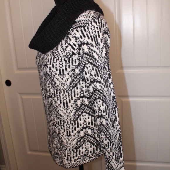 Abercrombie & Fitch Soft Cowl Neck Sweater - Picture 3 of 7